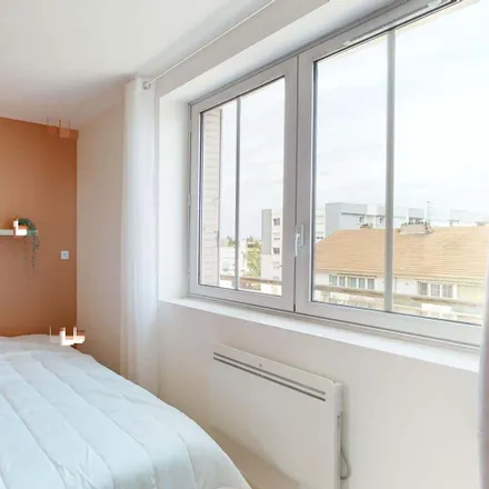 Rent this 1 bed room on 101 Avenue du Drapeau in 21000 Dijon, France