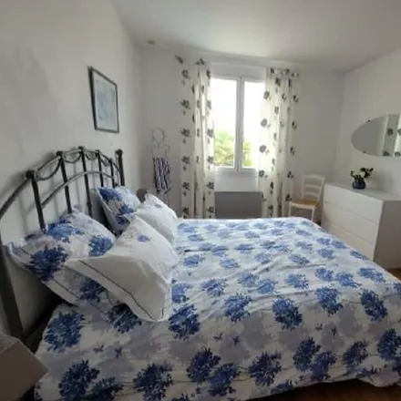 Rent this 5 bed house on 17110 Saint-Georges-de-Didonne