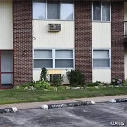 Buy this 2 bed condo on 7446 Hazelcrest Drive in Hazelwood, MO 63042