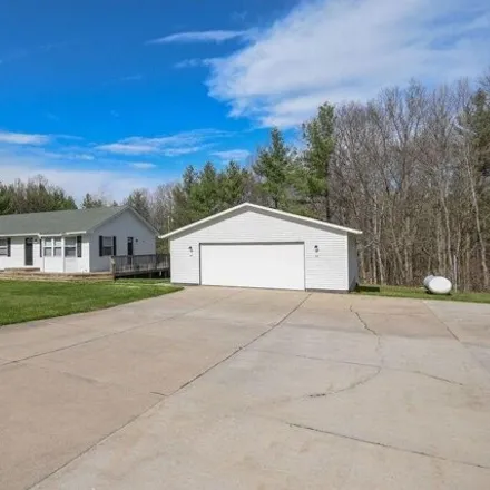 Image 6 - 8740 Northland Drive, Stanwood, Mecosta Township, MI 49346, USA - House for sale