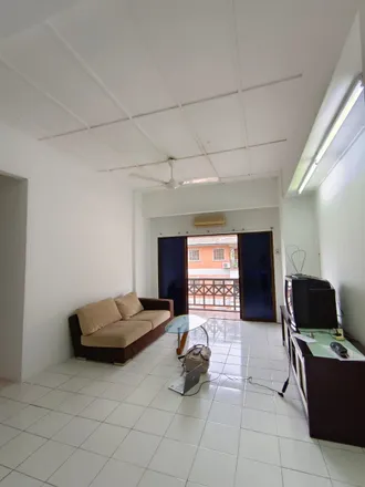 Rent this 3 bed apartment on unnamed road in Bandar Sungai Long, 43000 Kajang Municipal Council