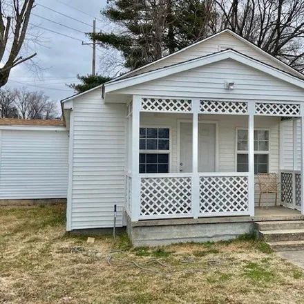 Buy this 2 bed house on 421 King Street in Dexter, MO 63841