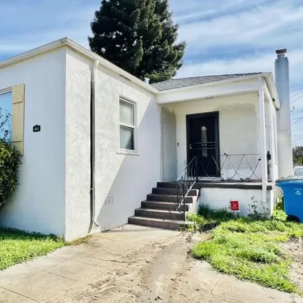 Buy this 2 bed house on Maxell Alley in Vallejo, CA 94590