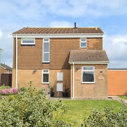 Buy this 3 bed house on Trent Way in Lee-on-the-Solent, PO13 8JF
