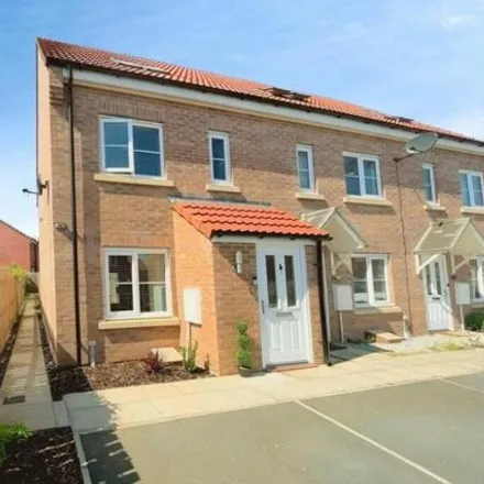 Rent this 3 bed townhouse on Egremont Place in Sherburn in Elmet, LS25 6FY