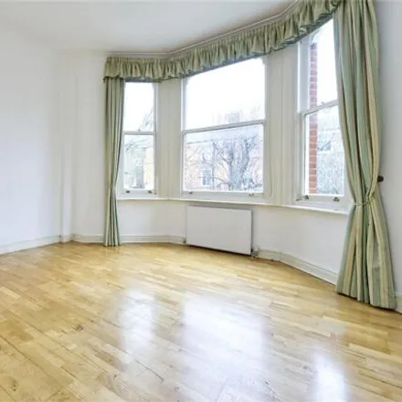 Image 4 - 105 Oxford Gardens, London, W10 5UL, United Kingdom - Apartment for sale