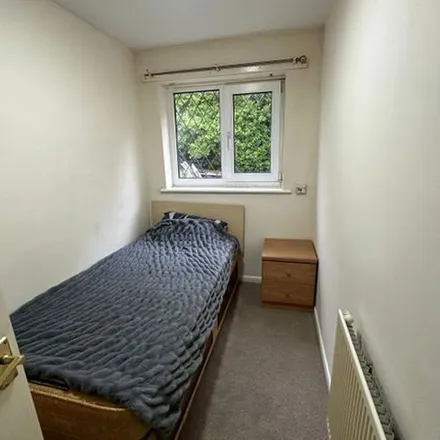 Rent this 3 bed apartment on Britannia Inn in 18 Queen's Cross, Dixons Green