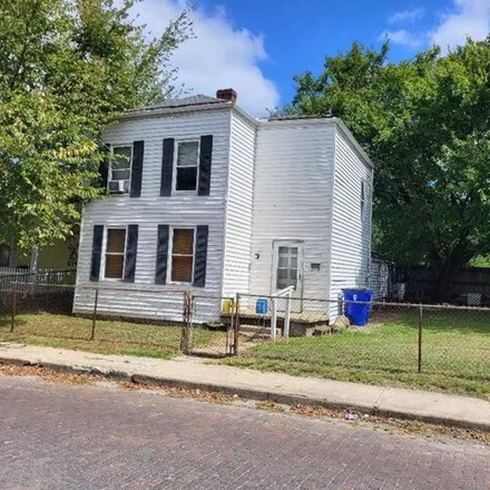 Buy this 2 bed house on 167 North Mulberry Street in Chillicothe, OH 45601