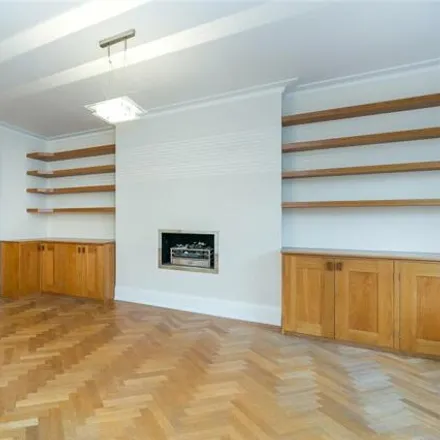 Rent this 3 bed apartment on Block 7 in Clifton Court, London