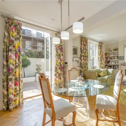 Buy this 3 bed apartment on Priory Mansions in 90 Drayton Gardens, London