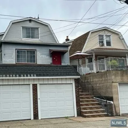 Rent this 1 bed house on 211 Davis Avenue in Kearny, NJ 07032