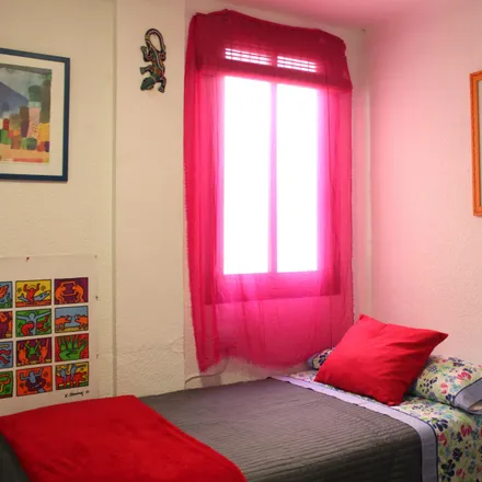 Rent this 2 bed room on Humana in Carrer de Calàbria, 33