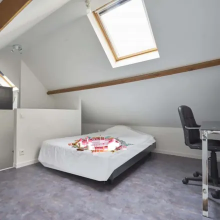 Rent this 2 bed room on 212 Avenue du Général Leclerc / Avenue Jean Jaurès in Ronchin, France