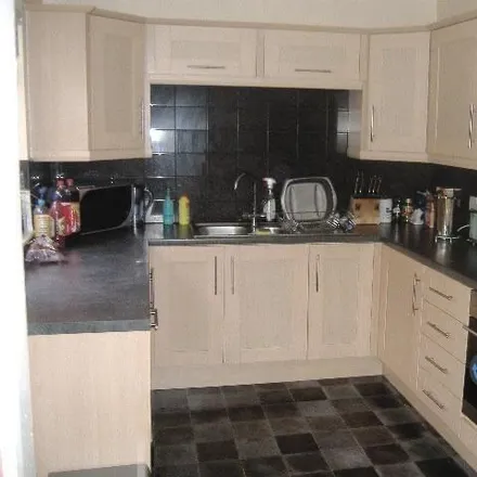 Image 3 - Lower Grove Road, Chesterfield, S40 1LX, United Kingdom - House for rent