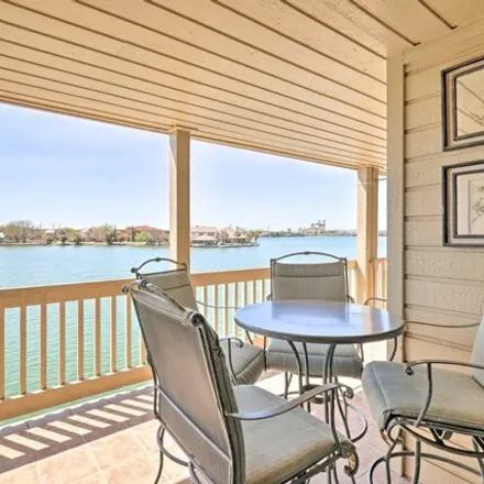 Buy this 2 bed condo on 1158 The Cape in Horseshoe Bay, TX 78657