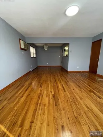 Image 3 - 138 Grant Ave Unit 1, Harrison, New Jersey, 07029 - House for rent