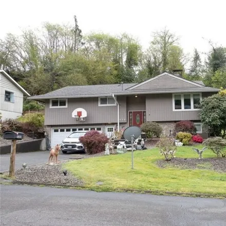 Buy this 4 bed house on 514 Sunset Drive in Hoquiam, WA 98550