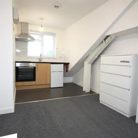 Image 1 - Long Drive, London, W3 7PP, United Kingdom - Apartment for rent