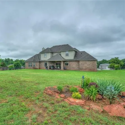 Image 2 - 11010 Green Meadows Drive, Logan County, OK 73025, USA - House for sale