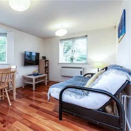 Image 3 - Rowles Close, Kennington, OX1 5LX, United Kingdom - Room for rent