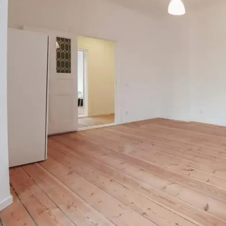 Rent this 2 bed room on Praxis für Psychotherapie in Schivelbeiner Straße 24, 10439 Berlin