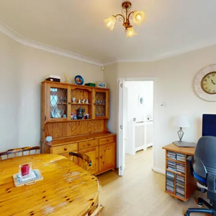 Image 6 - Kingsley Drive, Leeds, LS16 7PB, United Kingdom - Duplex for sale