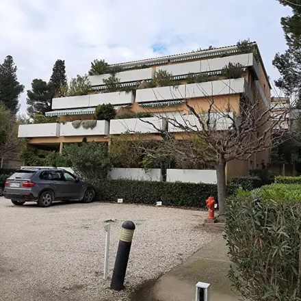 Rent this 3 bed apartment on Domaine de la Tour in 30400 Villeneuve-lès-Avignon, France