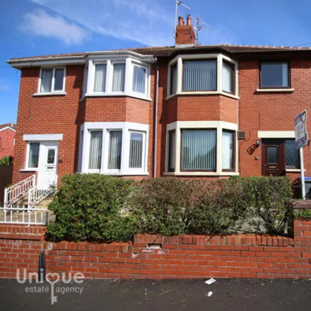 Buy this 3 bed duplex on Lakeway in Blackpool, FY3 8PF