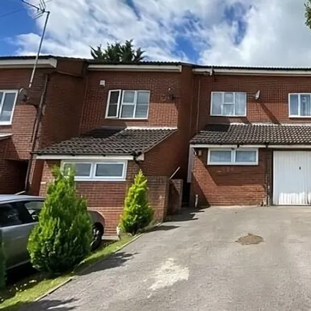 Buy this 3 bed townhouse on Hicks Farm Rise in Buckinghamshire, HP13 7SY