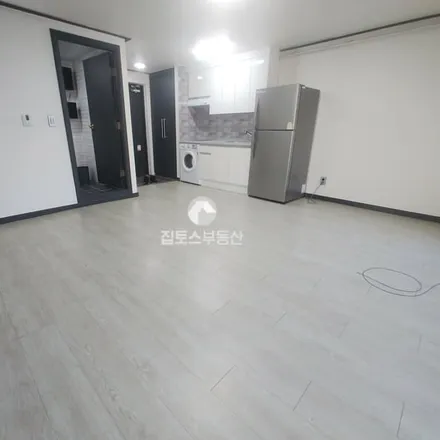 Rent this studio apartment on 서울특별시 강남구 역삼동 616-20