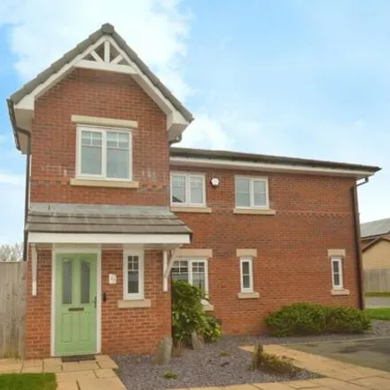 Buy this 3 bed duplex on Hawke Brook Close in Shuttlewood, S44 6GD