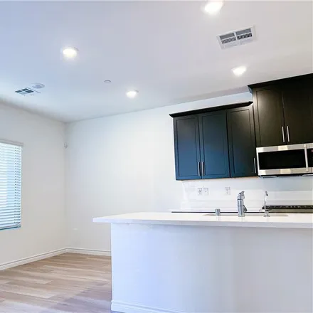 Image 5 - 2099 East Harmon Avenue, Paradise, NV 89119, USA - Townhouse for rent