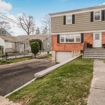 Buy this 4 bed house on 213 Davis Avenue in City of White Plains, NY 10605