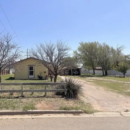 Image 2 - 561 Southwest 3rd Street, Dimmitt, TX 79027, USA - House for sale