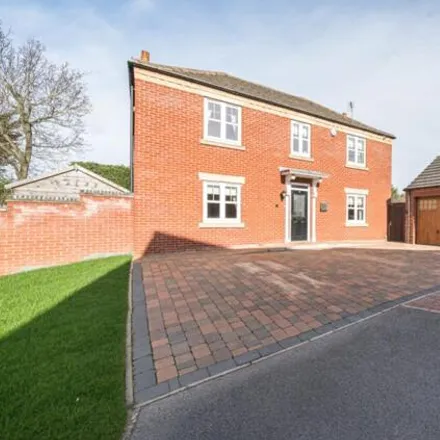 Buy this 5 bed house on Twyford Gardens in Grantham, NG31 9BY