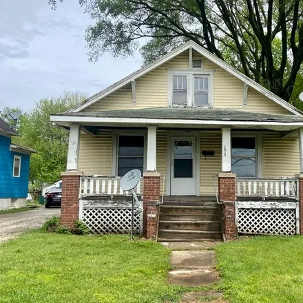 Rent this 1 bed house on 1517 E Fairchild St