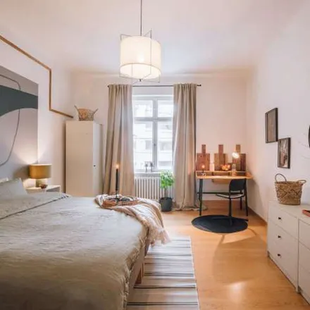 Rent this 2 bed apartment on Düsseldorfer Straße 48 in 10707 Berlin, Germany