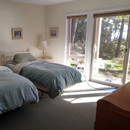 Rent this 4 bed house on Pender Island in BC V0N 2M2, Canada