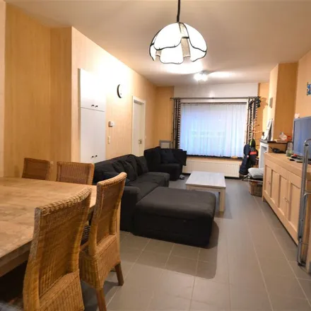Rent this 3 bed apartment on Heilig-Hartstraat 33 in 8970 Poperinge, Belgium