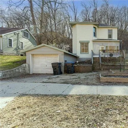 Buy this 3 bed house on 513 Glenwood Avenue in Mankato, MN 56001