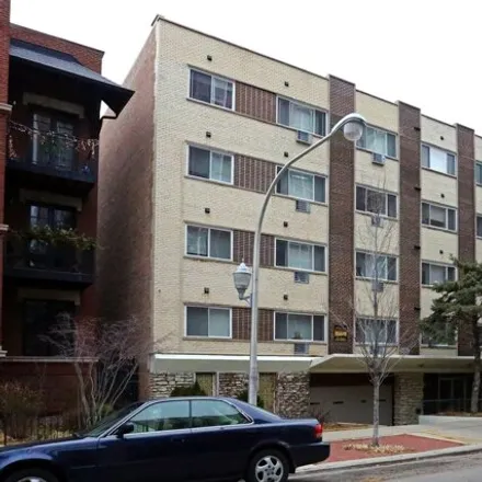 Rent this 1 bed apartment on 736 West Buena Avenue in Chicago, IL 60613