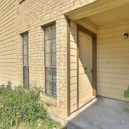 Rent this 2 bed townhouse on 2314 Capitan Drive in Corpus Christi, TX 78414