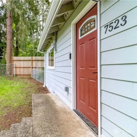 Image 3 - 7721 Locust Extended East, Bonney Lake, WA 98391, USA - House for sale