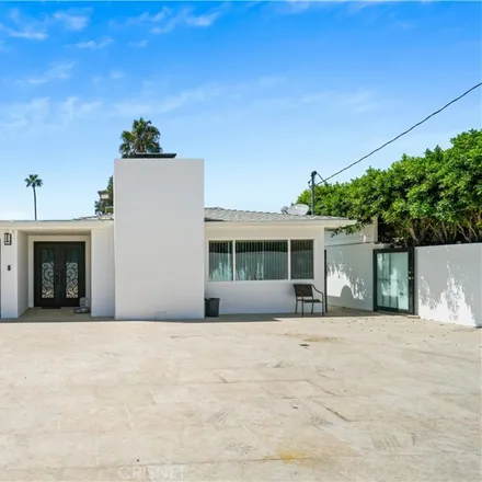 Buy this 5 bed house on 6861 Peach Avenue in Los Angeles, CA 91406