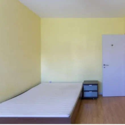 Rent this 3 bed room on Rua de Carlos da Maia in 4200-143 Porto, Portugal