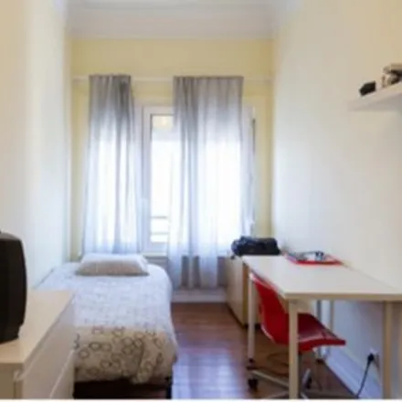 Rent this 7 bed room on Rua Augusto Gil