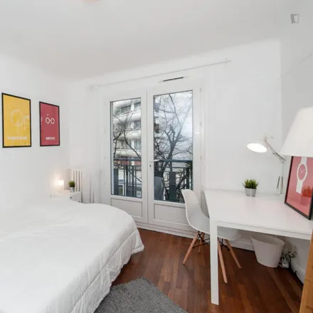 Image 1 - Century 21, Avenue Gambetta, 75020 Paris, France - Room for rent