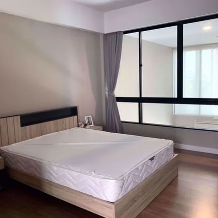 Rent this 3 bed apartment on Soi Sawanit School in Khlong Toei District, Bangkok 12060