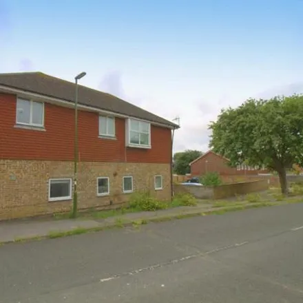 Rent this 1 bed room on 8 Chanctonbury Drive in Shoreham-by-Sea, BN43 5GW
