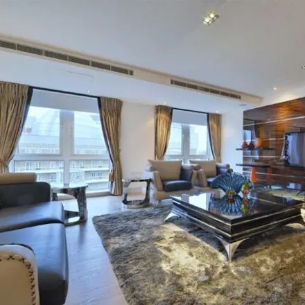 Rent this 5 bed apartment on Countess House in 10 Park Street, London
